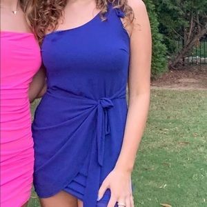 LUCY IN THE SKY Chelsea Shoulder Tie Dress